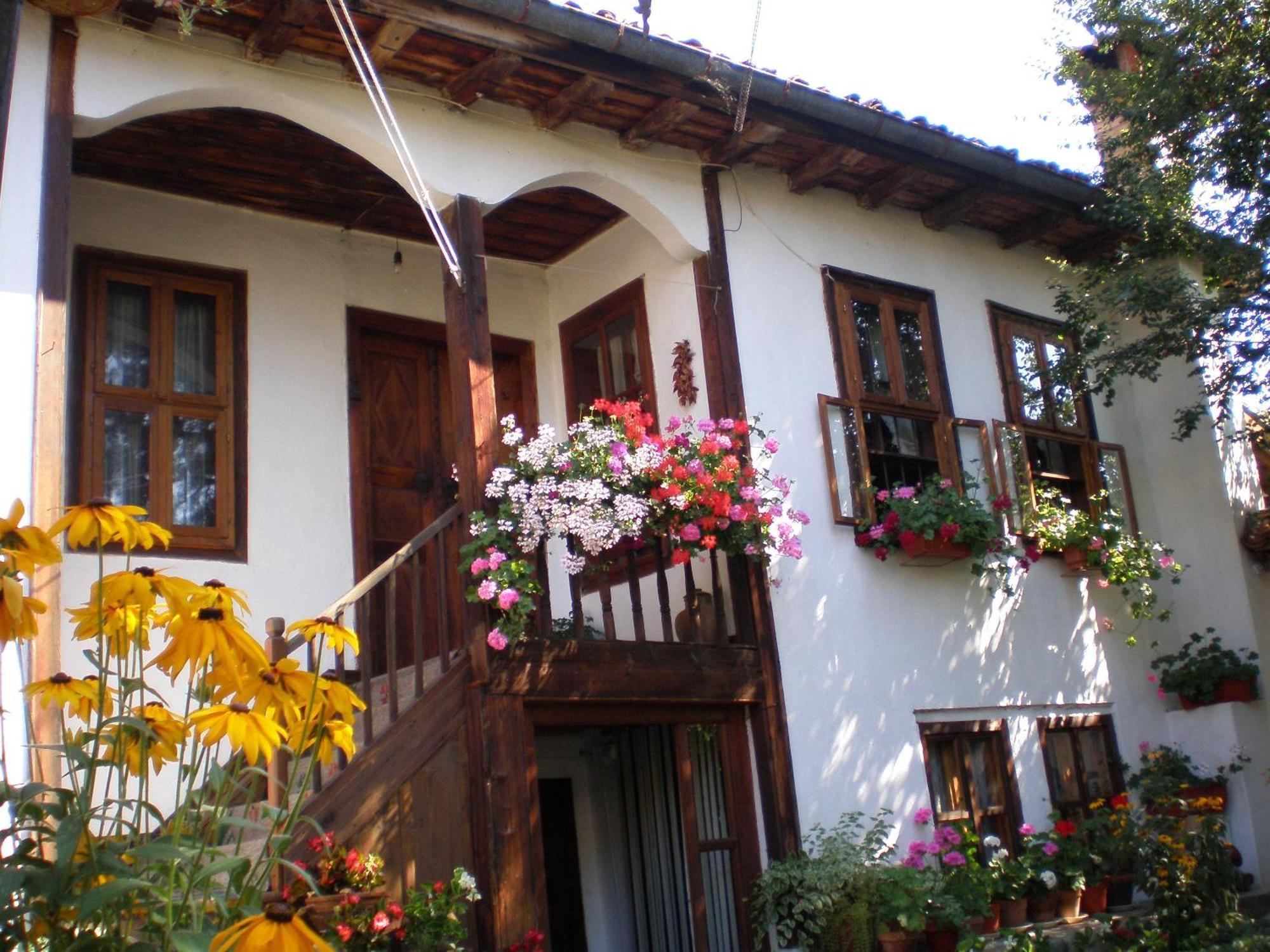 Tsutsovi House Ξενοδοχείο Kalofer Εξωτερικό φωτογραφία