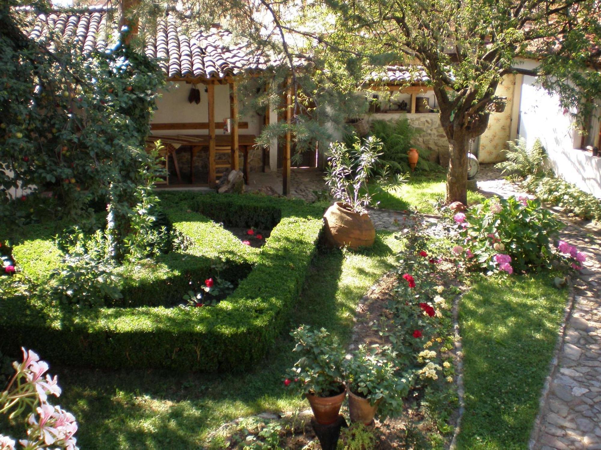 Tsutsovi House Ξενοδοχείο Kalofer Εξωτερικό φωτογραφία